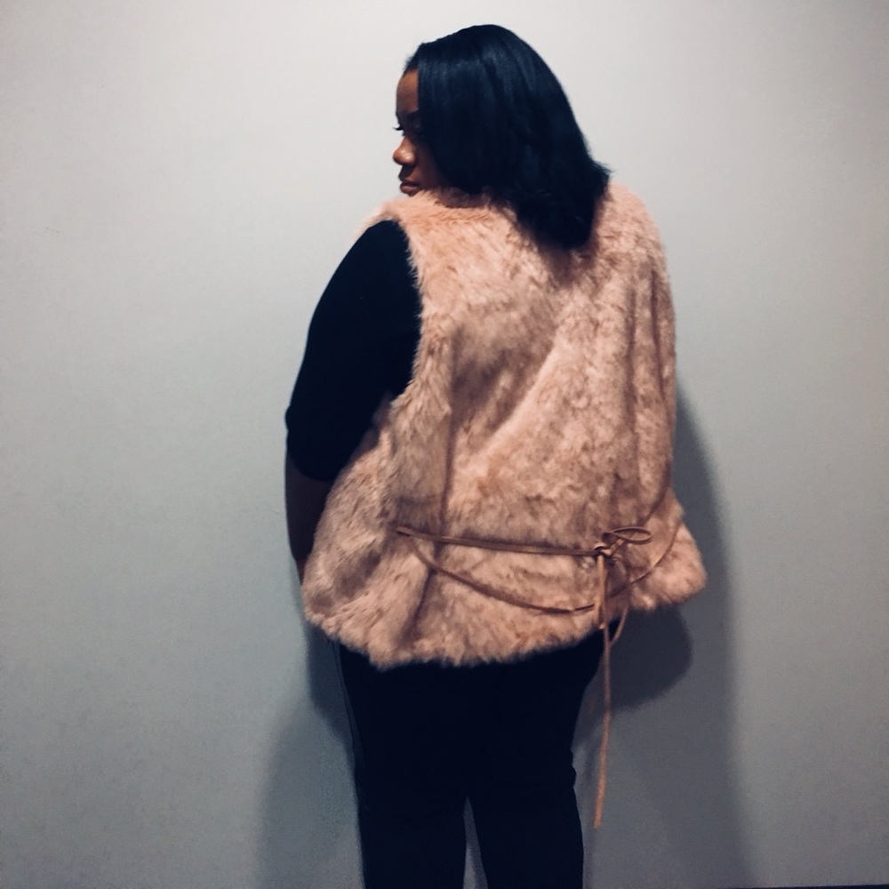 Forever 21 Blush Teddy Vest🧸🐻